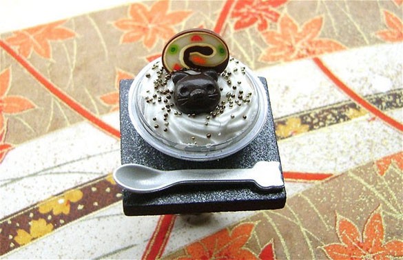 Кольца с миниатюрными блюдами