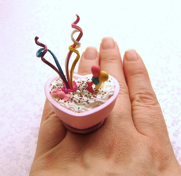 Кольца с миниатюрными блюдами
